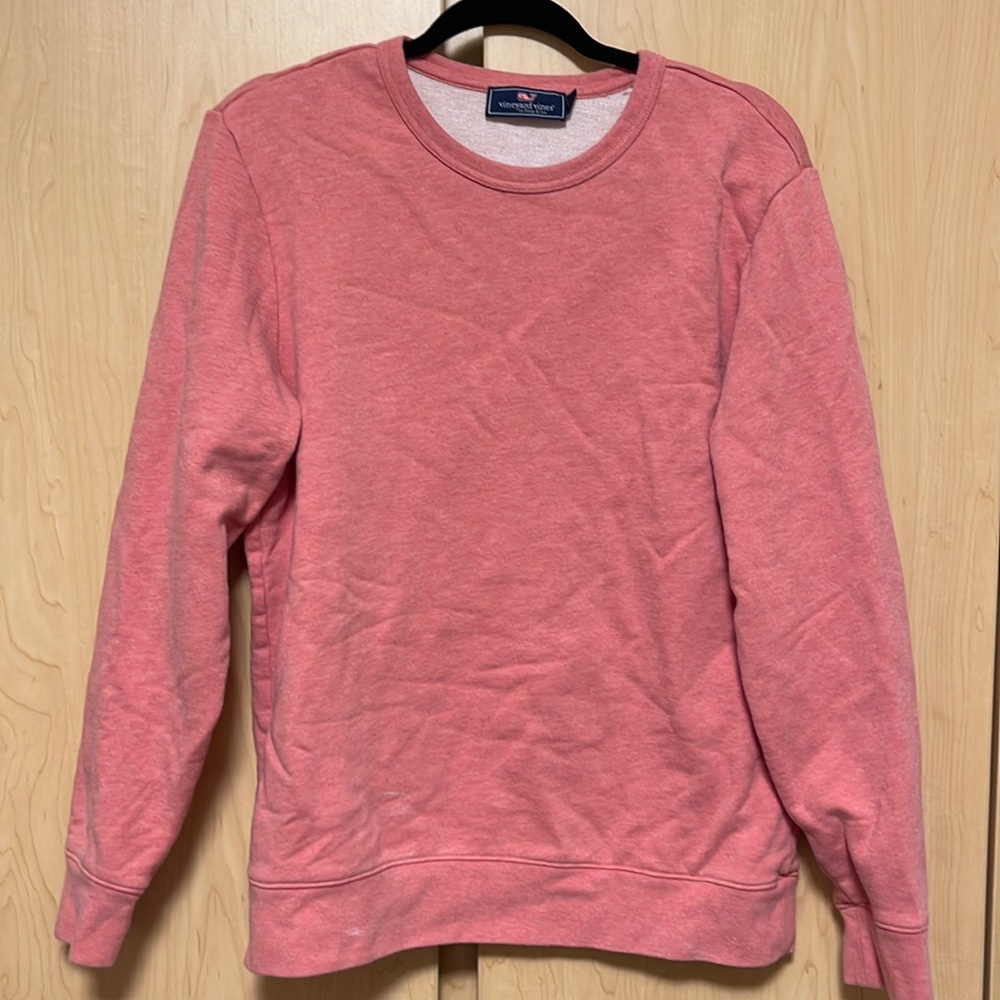 vineyard vines salmon colored crewneck size M